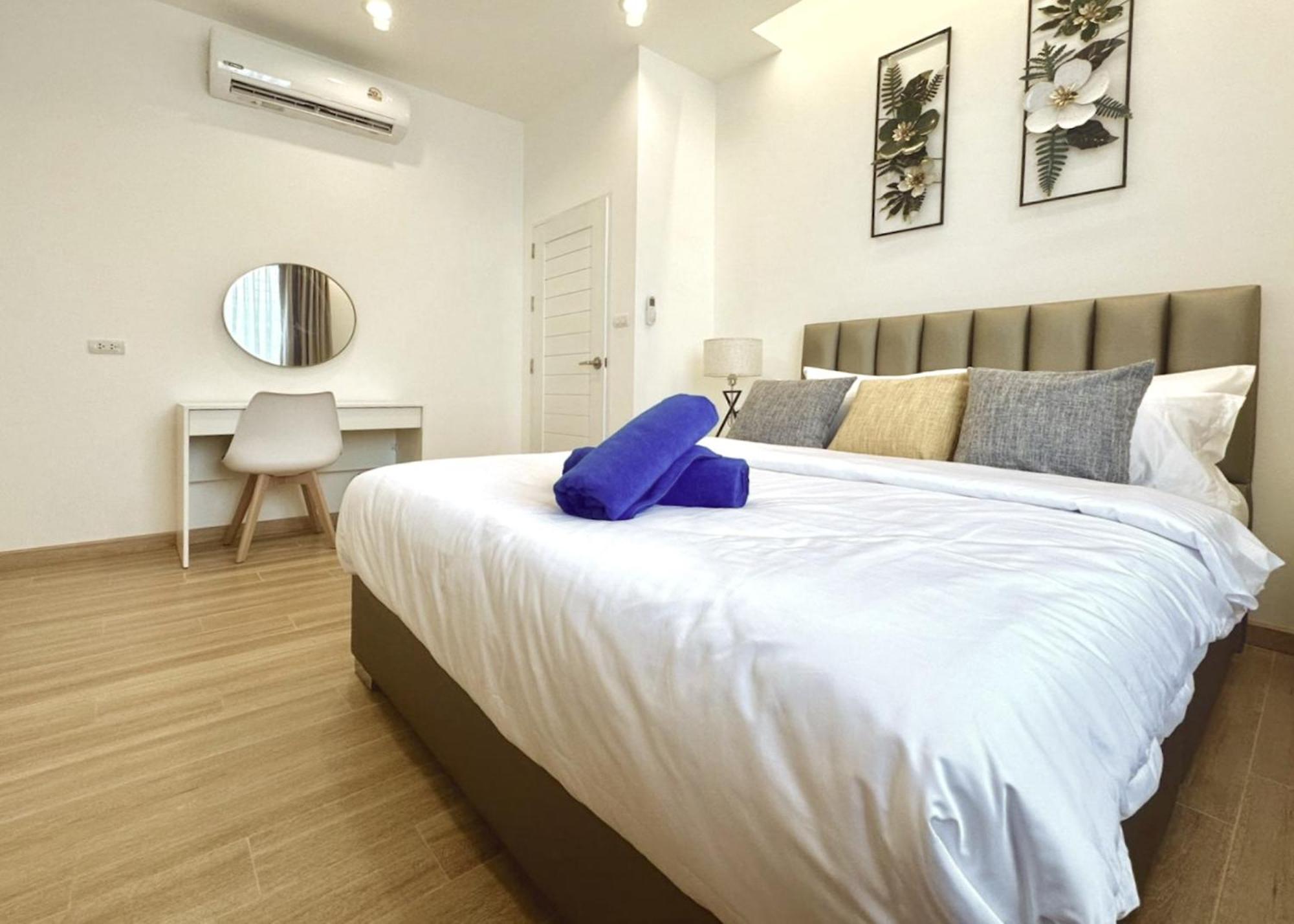 Goldena Twin Private Pool * Pantai Kamala