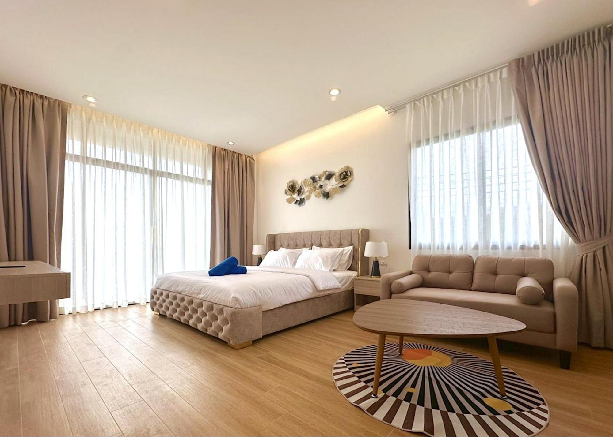 Goldena Twin Private Pool * Pantai Kamala